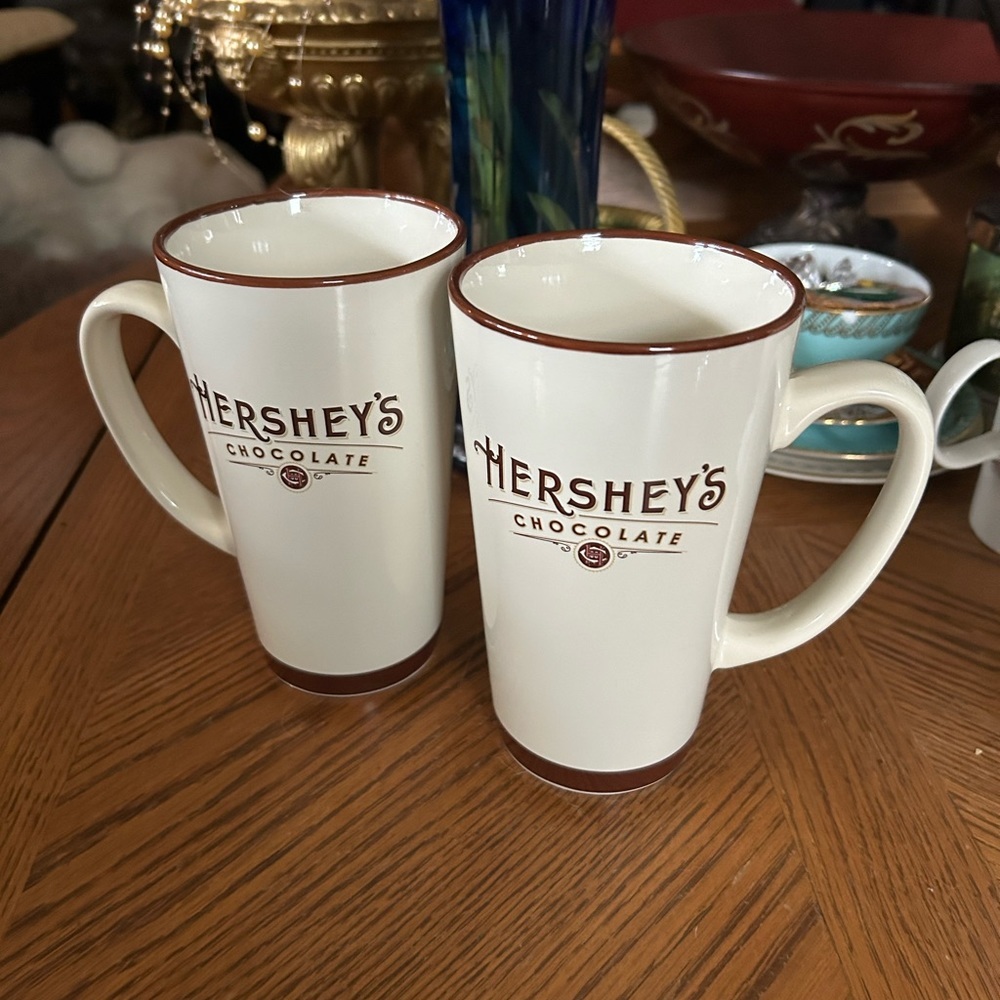 Pair of Hershey's Chocolate Galerie Coffee Mugs 6” Tall Brown Beige
